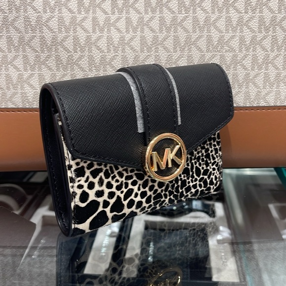 MICHAEL KORS
Carmen Medium Flap Bifold Faux Fur-Leather Wallet
Black
NWT - Picture 2 of 16